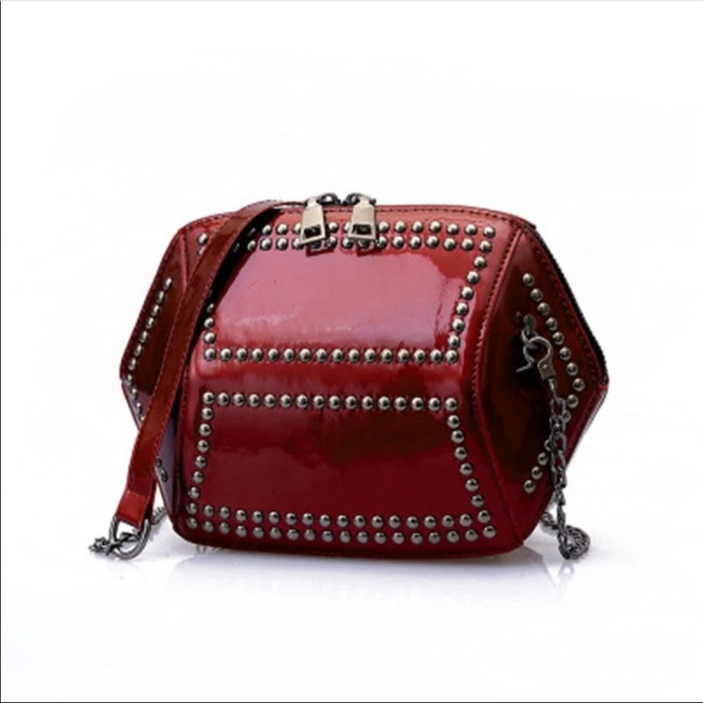 SALE! Purse w/ Detachable Chain Strap